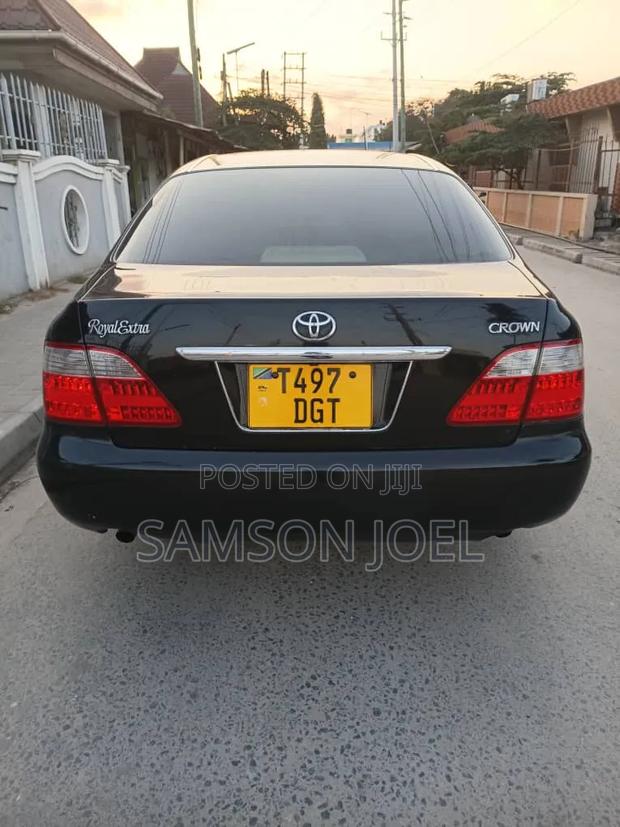 Toyota Crown 2006 Black