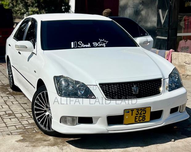 Toyota Crown 2006 White