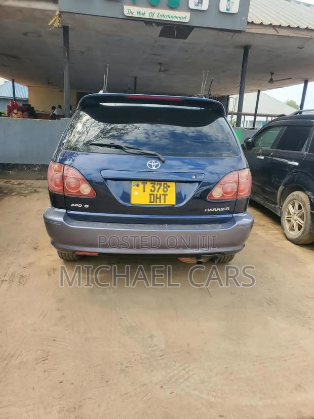Toyota Harrier 2002 Blue