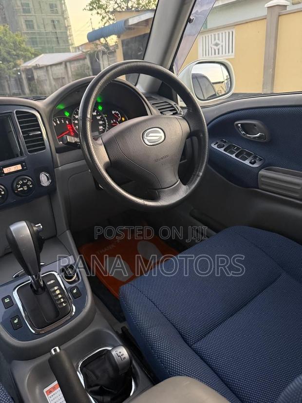Suzuki Escudo 2003 Pearl