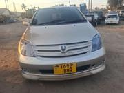 Toyota IST 2004 Gold for sale