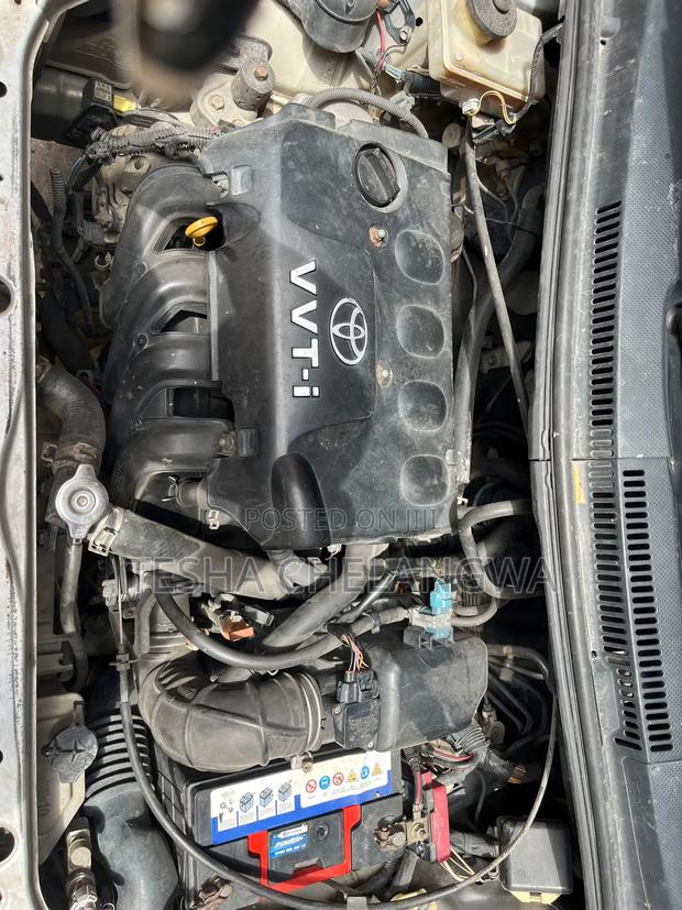 Toyota IST 2011 Silver