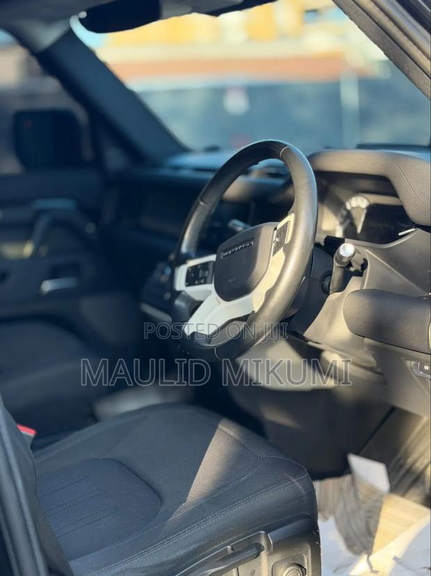 Land Rover Defender 2022 Black
