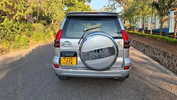 Toyota Land Cruiser Prado 2004 Silver
