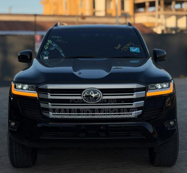 Toyota Land Cruiser 2023 Black