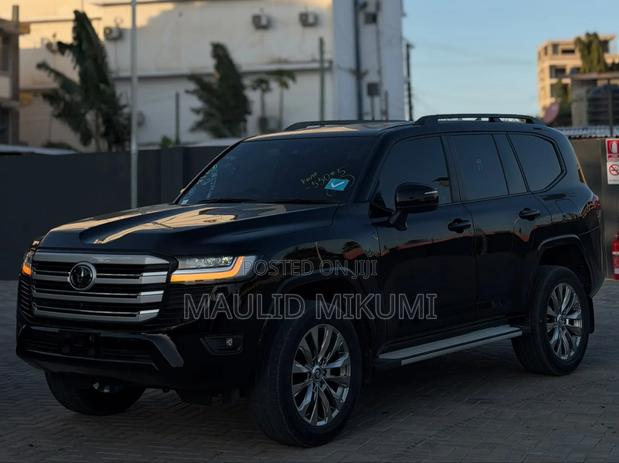 Toyota Land Cruiser 2023 Black