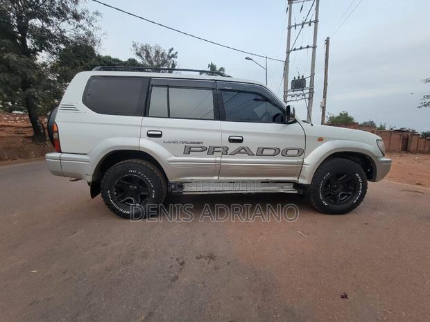 Toyota Land Cruiser Prado 1999 White