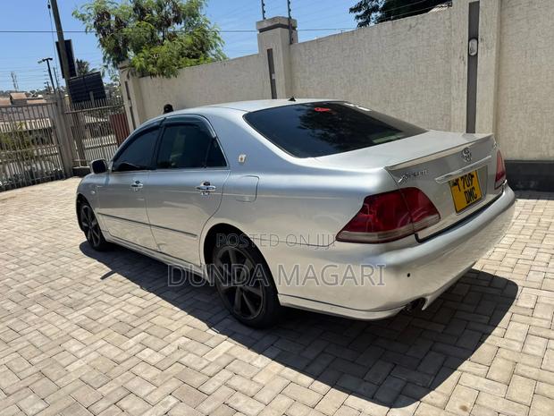 Toyota Crown 2004 Silver
