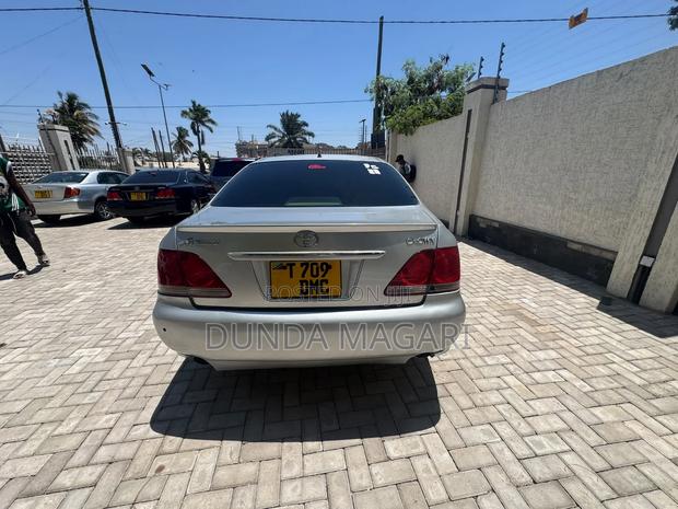 Toyota Crown 2004 Silver