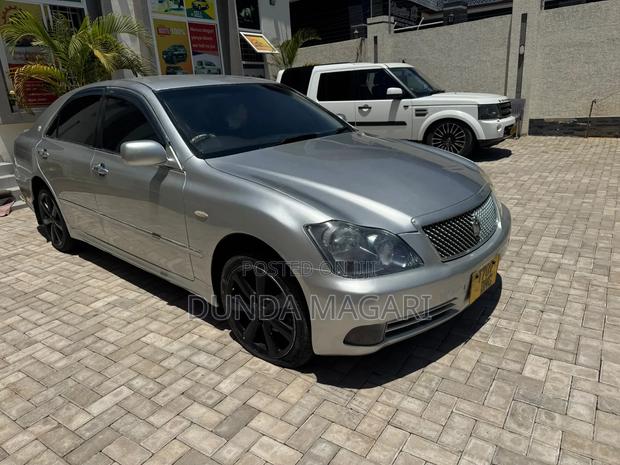 Toyota Crown 2004 Silver