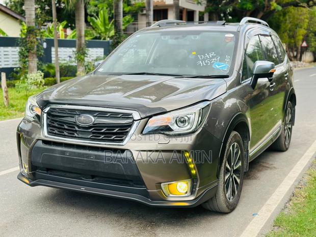 Subaru Forester 2.0XT Premium AWD 2016 Gold