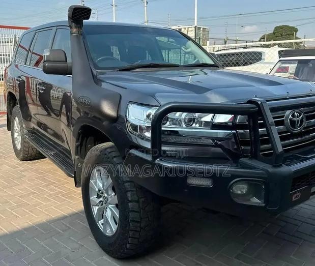 Toyota Land Cruiser 4.5 V8 VXR 2019 Gray