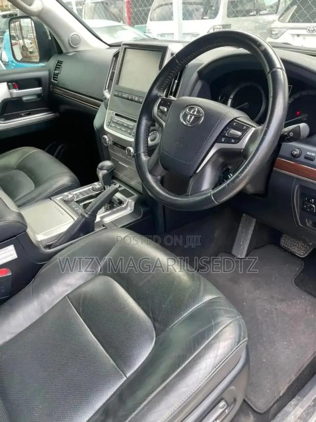 Toyota Land Cruiser 4.5 V8 VXR 2019 Gray