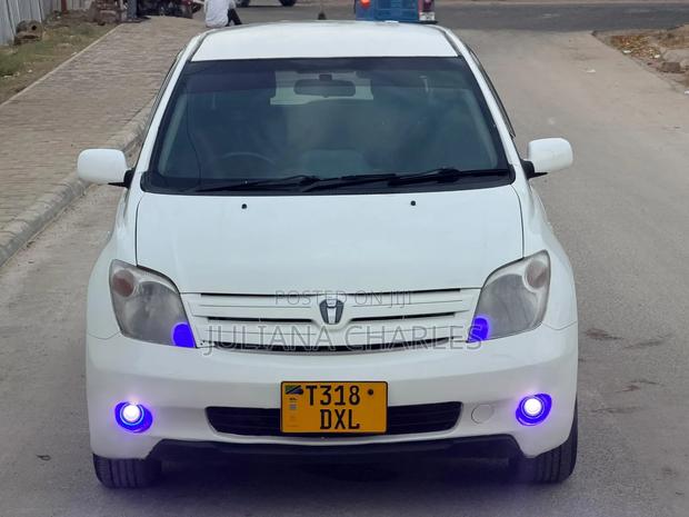 Toyota IST 2004 White