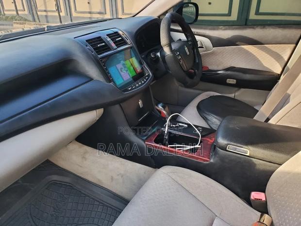 Toyota Crown 2009 Black