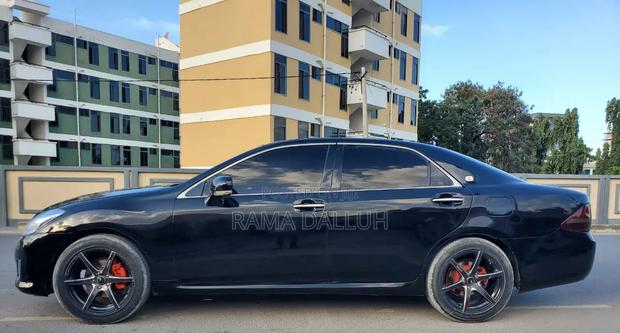 Toyota Crown 2009 Black