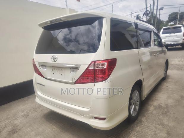 Toyota Alphard 2010 Off white
