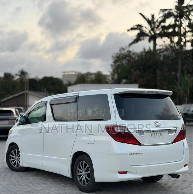 Toyota Alphard 2010 White