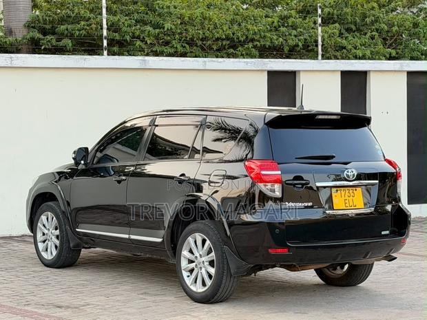 Toyota Vanguard 2012 Black