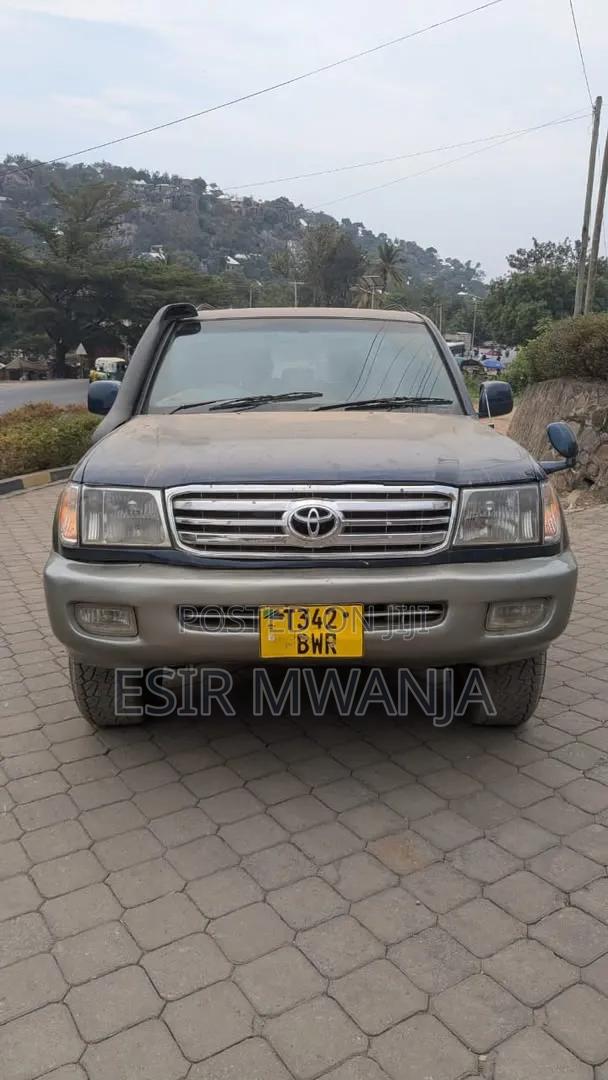 Toyota Land Cruiser 2000 Blue