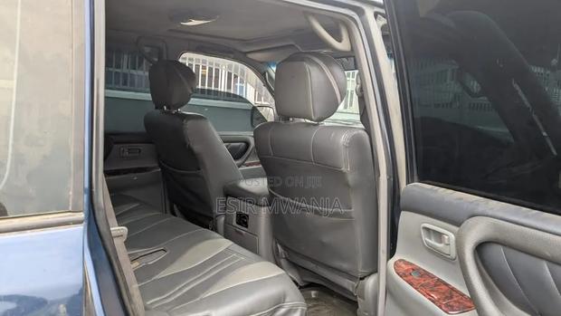 Toyota Land Cruiser 2000 Blue