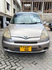 Toyota Fun Cargo 2004 Gold for sale