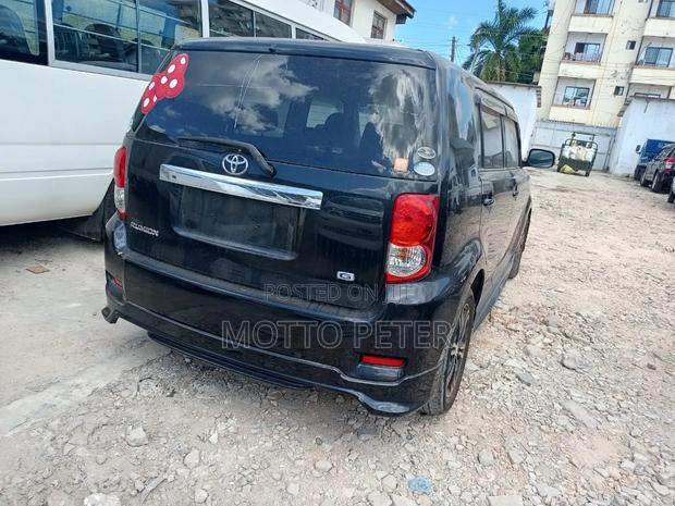 Toyota Corolla Rumion 2008 Black