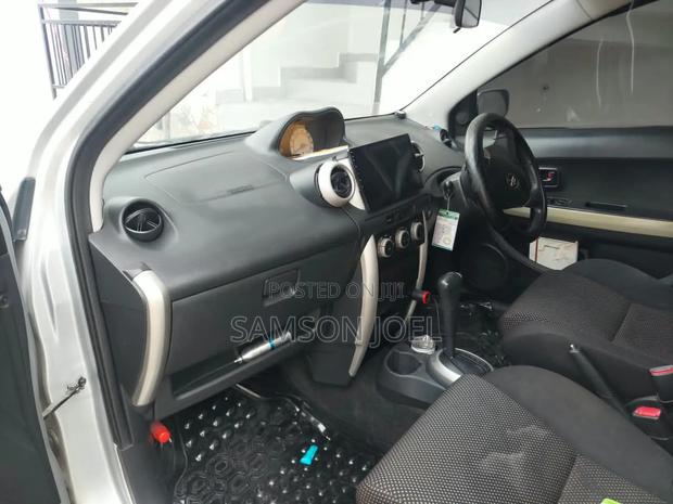 Toyota IST 2004 Silver