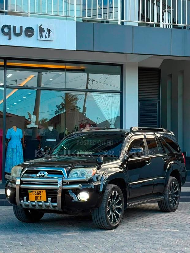 Toyota Hilux Surf 2004 Black