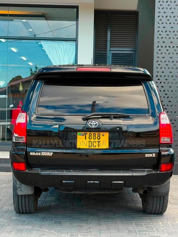 Toyota Hilux Surf 2004 Black