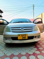 Toyota IST 2004 Gold for sale