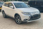 Mitsubishi Outlander 2016 White for sale