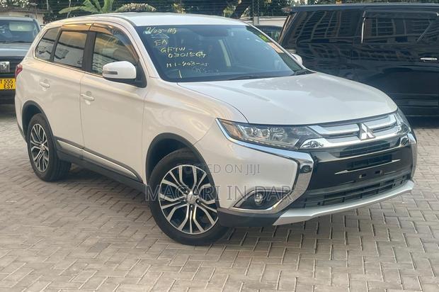 Mitsubishi Outlander 2016 White