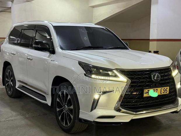 Lexus LX 2021 White