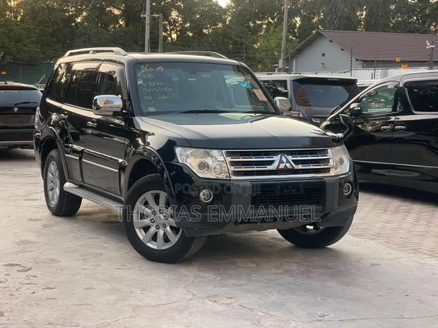 Mitsubishi Pajero 2009 Black