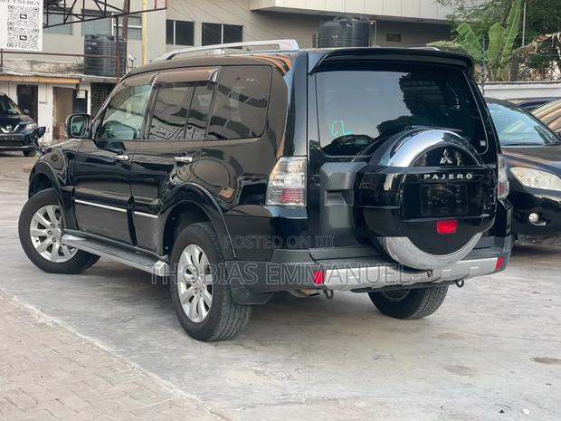 Mitsubishi Pajero 2009 Black