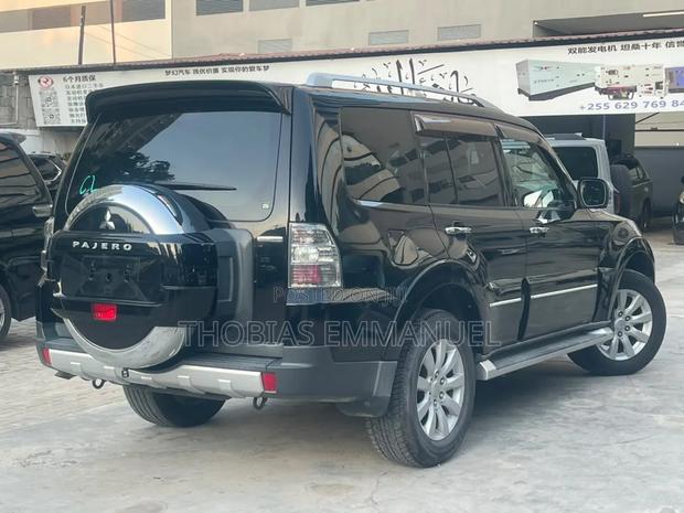 Mitsubishi Pajero 2009 Black