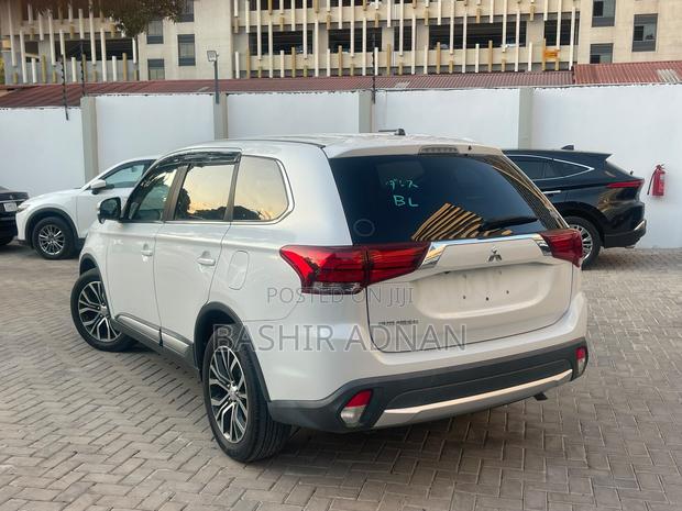 Mitsubishi Outlander 2016 Pearl