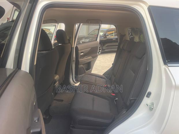 Mitsubishi Outlander 2016 Pearl