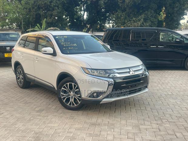 Mitsubishi Outlander 2016 Pearl