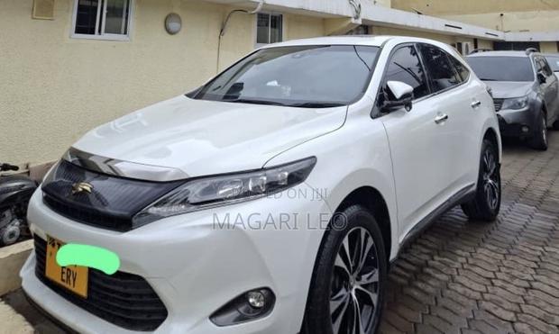 Toyota Harrier 2.0 2015 White