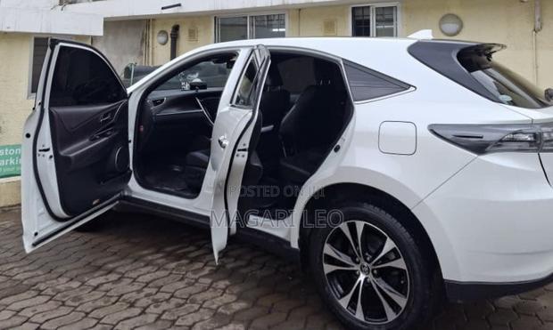 Toyota Harrier 2.0 2015 White