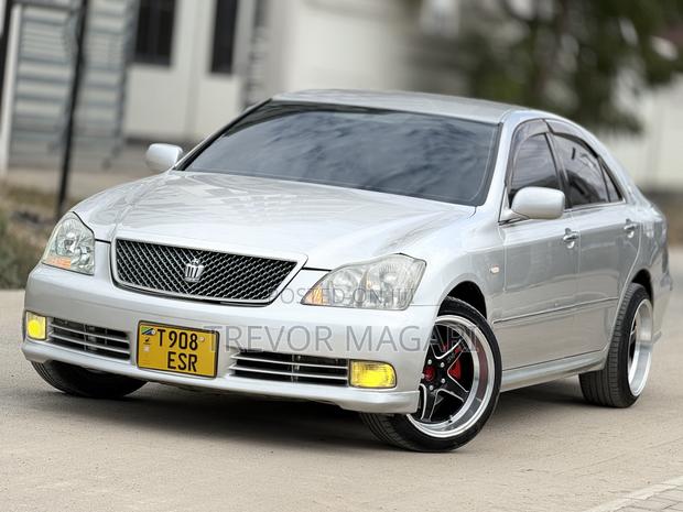 Toyota Crown Royale 2005 Silver