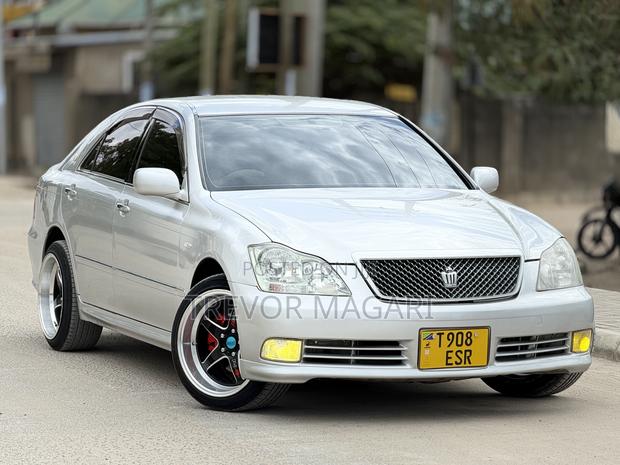 Toyota Crown Royale 2005 Silver