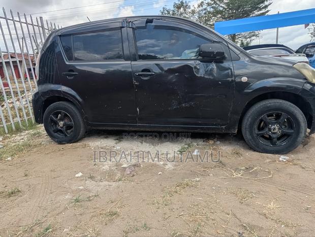 Toyota Passo 2005 Black