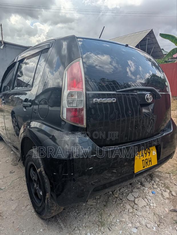 Toyota Passo 2005 Black