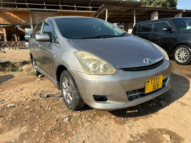 Toyota Wish 2004 Beige