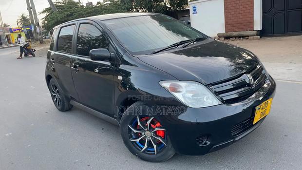 Toyota IST 2004 Black