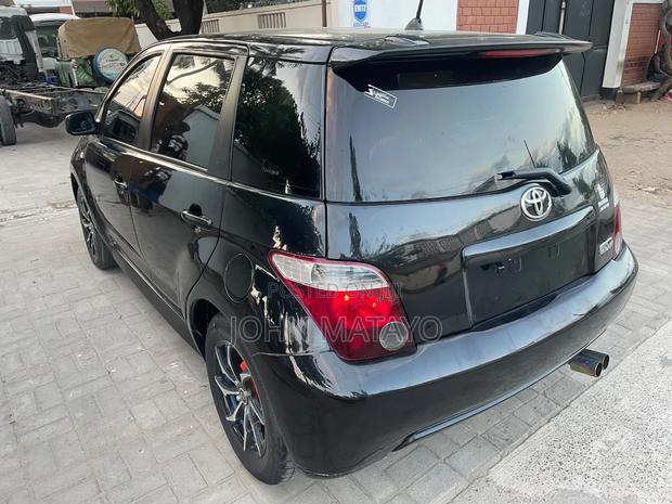 Toyota IST 2004 Black