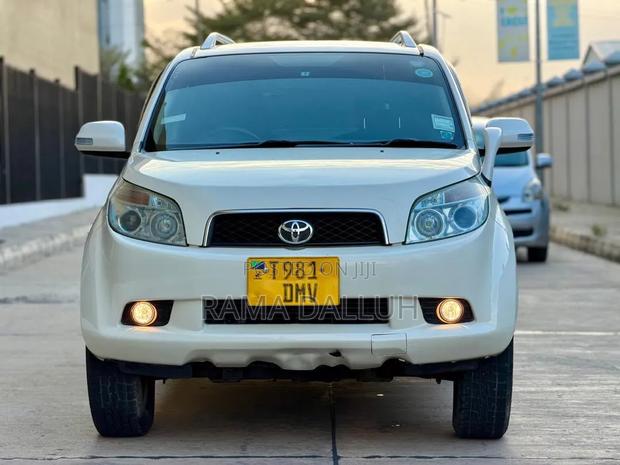 Toyota Rush 2006 White